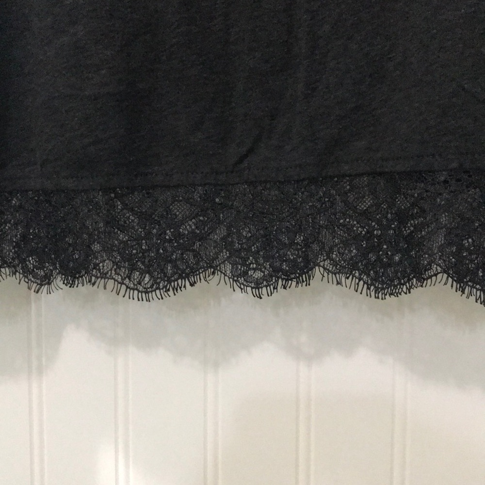 LOFT Lacy Tee - Picture 2 of 4
